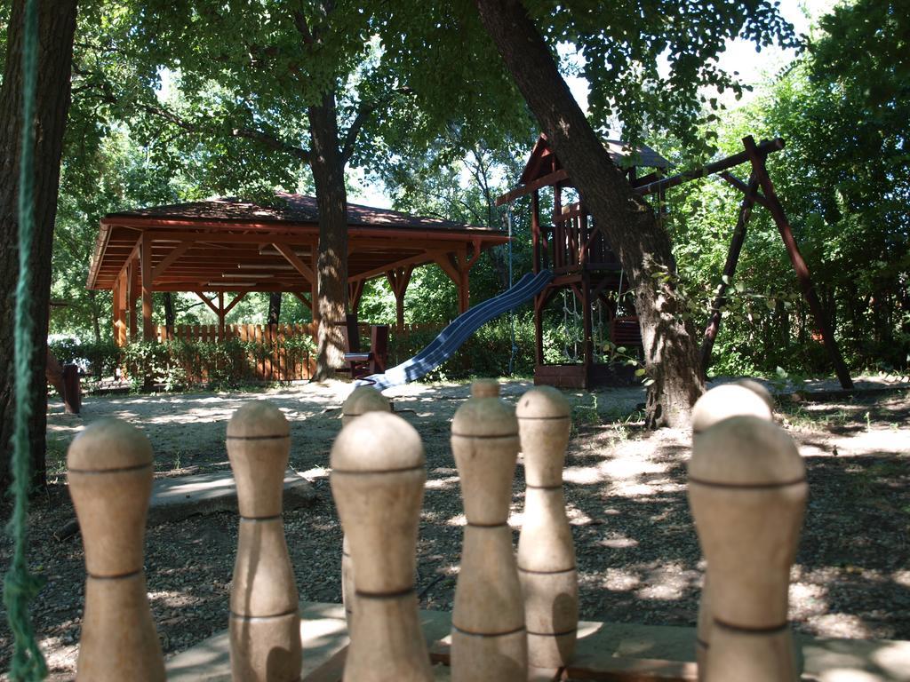 Arnyas Thermal Camping Es Ueduelopark Puspokladany Ngoại thất bức ảnh